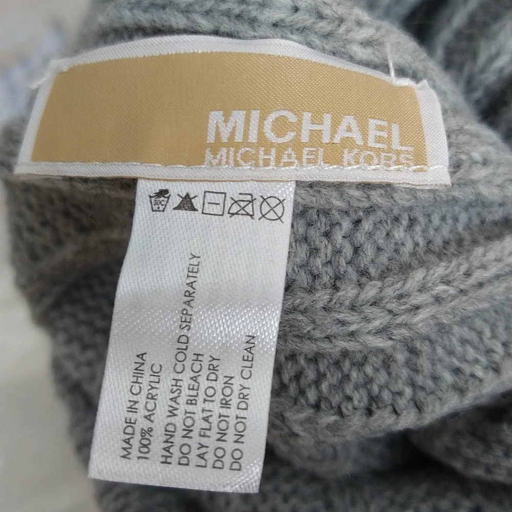 🎅 NWT MICHAEL KORS BEANIE WITH POM - Picture 6 of 6